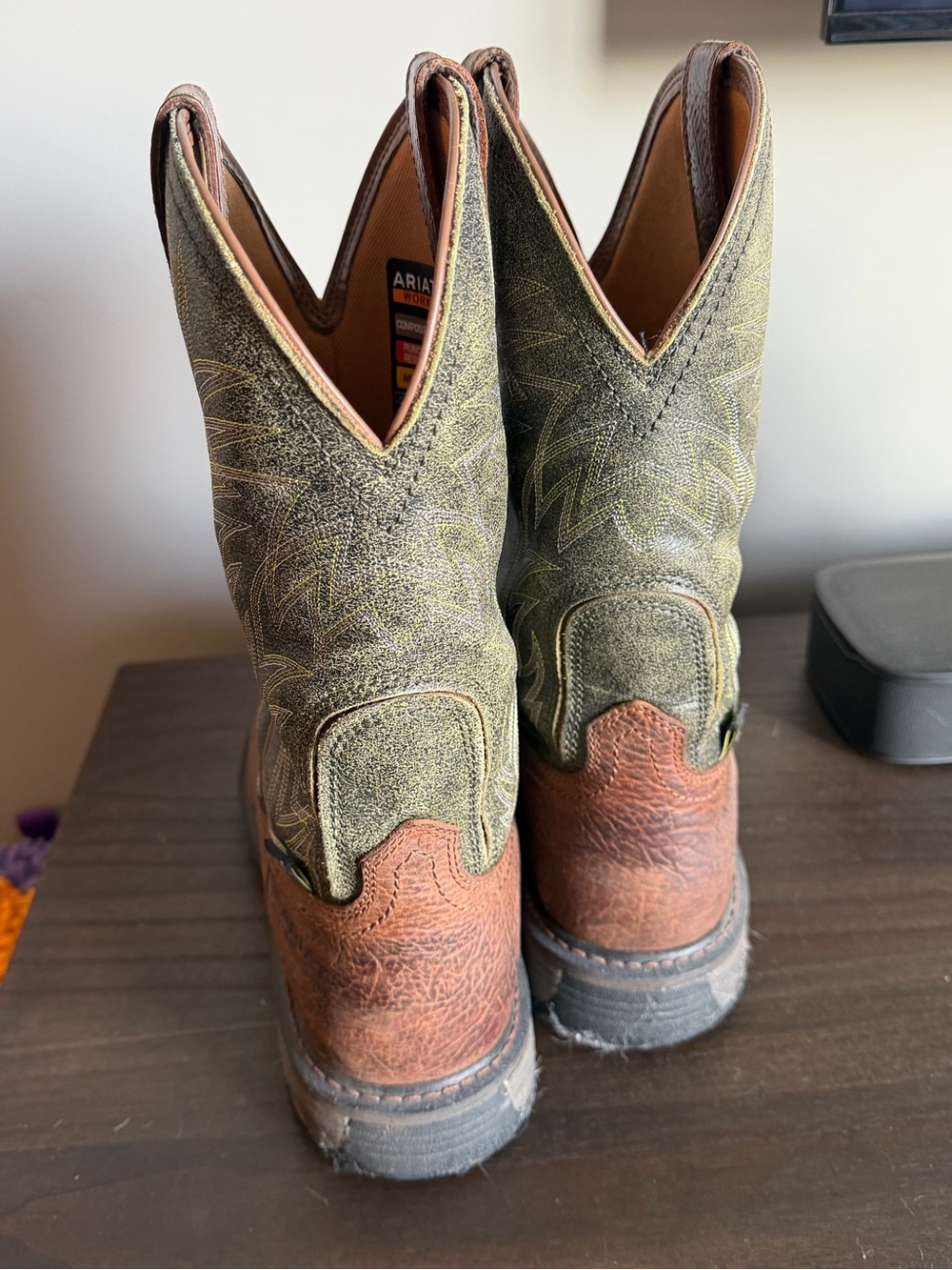 Ariat composite toe Workboot - Picture 3 of 3